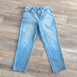 AE Mom jeans size 14